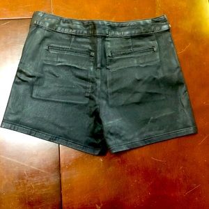 Waxed high rise short
